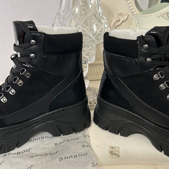 Woman’s Bamboo boots - Picture 5 of 10